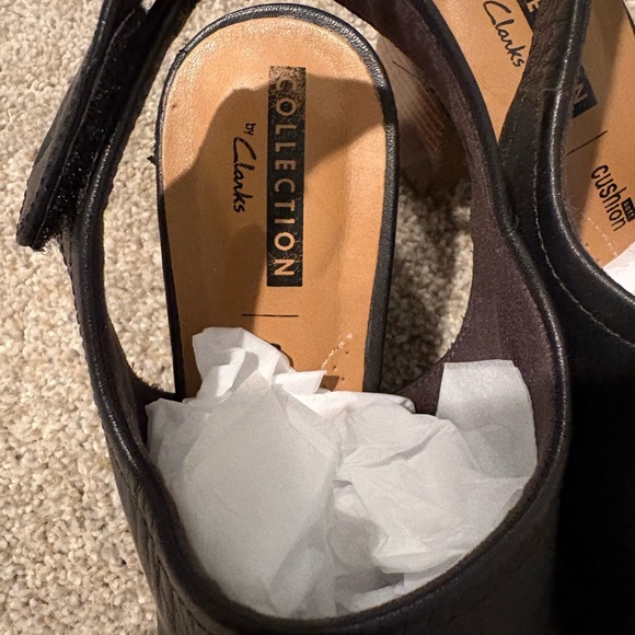 Clarks Collection Leather Block Heel Sandals | Size 7.5 - Picture 3 of 10
